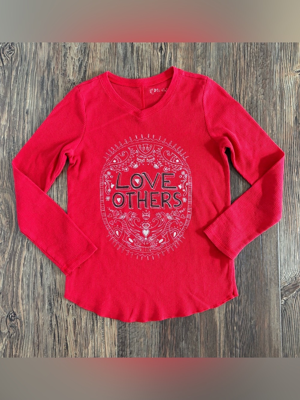 Mudd Long Sleeve Waffle Knit Shirt WOMENS JUNIORS NO SIZE TAG “Love Others” Red